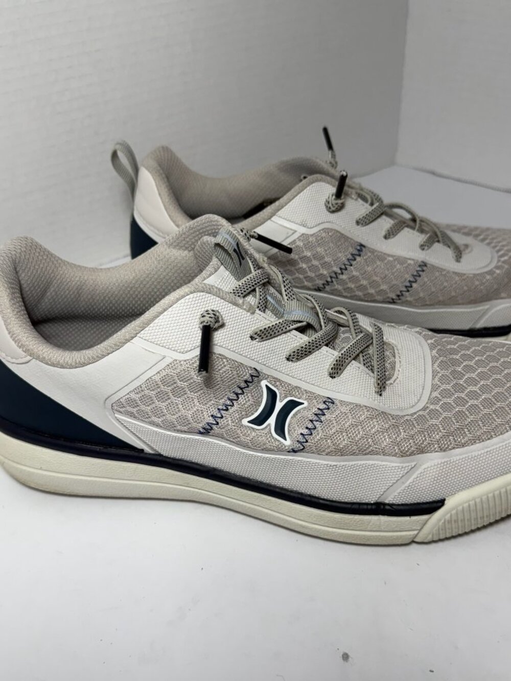 Hurley Exeter Men’s Athletic Casual Shoe Breathable Sport Sneaker Gray Size 9M